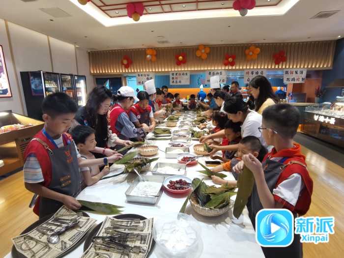 美味和牛火锅 小记者端午节过美了PG麻将胡了试玩平台学包粽子品尝(图3)